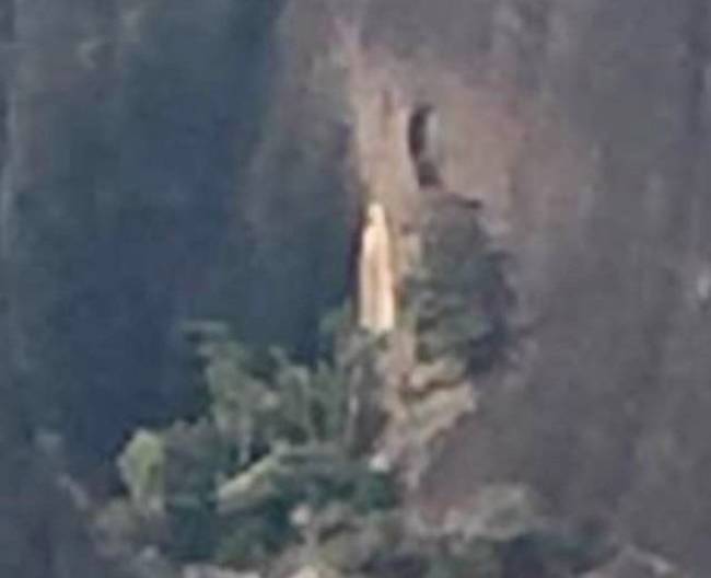 В Колумбии сфотографировали явление Девы Марии в священных холмах
