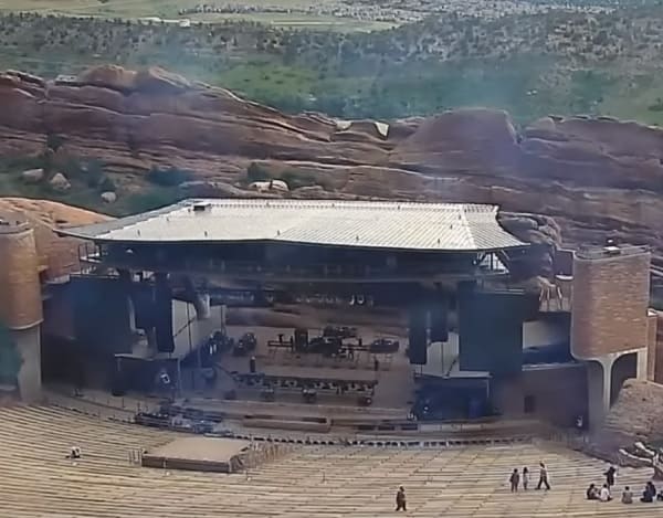 НЛО над концертной площадкой Red Rocks в Колорадо