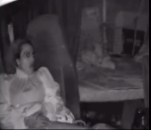 Женщина-призрак со страшным лицом попала на камеру наблюдения в грузов...