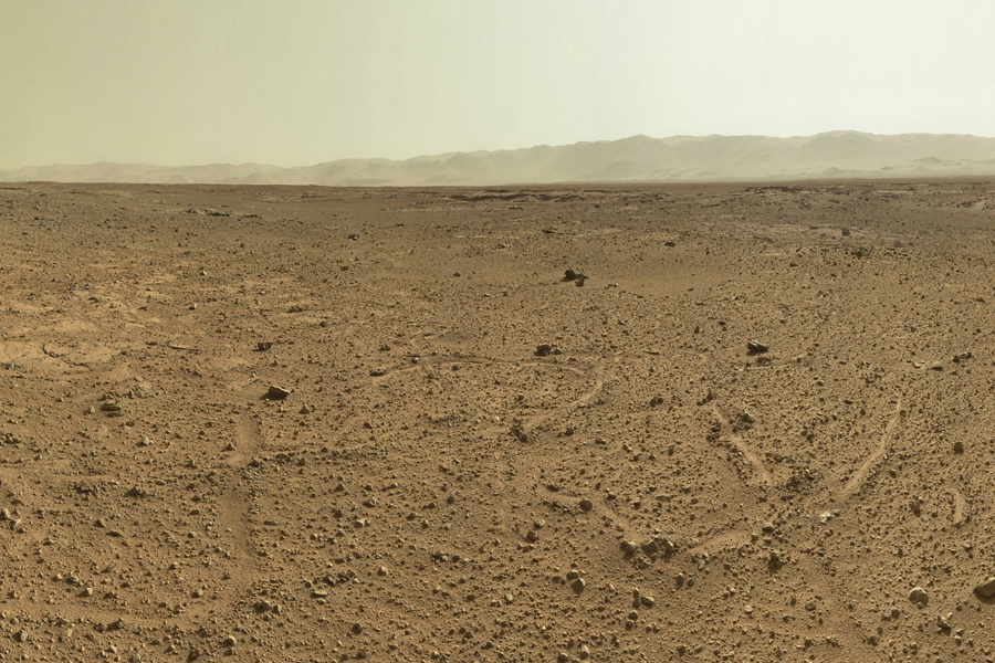 Марсоход Curiosity исследует необычные 