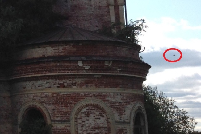 В Кировской области рядом с церковью засняли НЛО